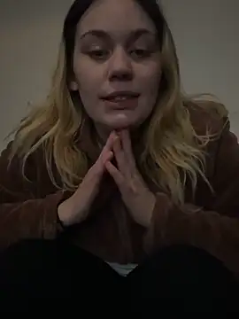 Snapshot of liess33 chatting on 02/27/26, 07:35 liess33 online show from 02/27/26, 07:35