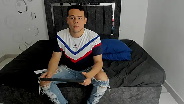 Snapshot of Isak_Millan chatting on 10/16/25, 09:45 Isak Millan online show from 10/16/25, 09:45