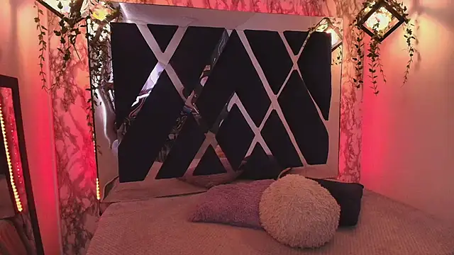 charlotte bluee online show from 10/15/25, 06:38