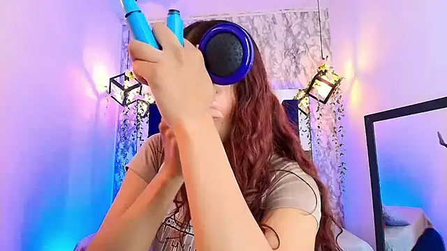 charlotte bluee online show from 06/03/26, 08:35