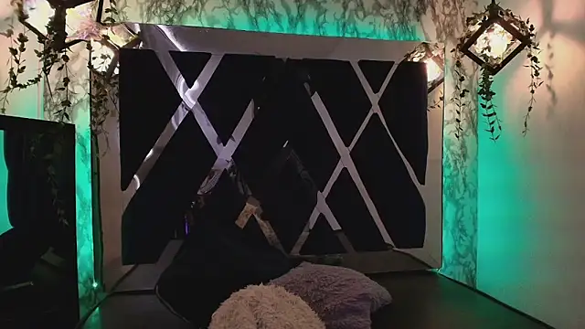 charlotte bluee online show from 10/02/25, 07:06