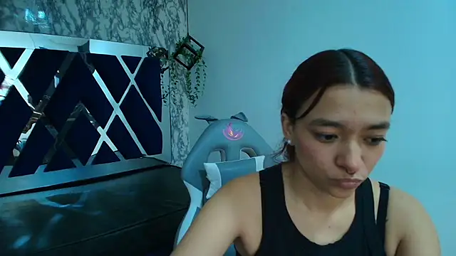 charlotte bluee online show from 12/22/25, 06:52