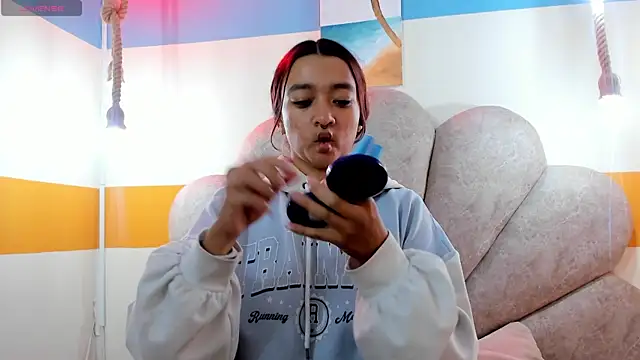 charlotte bluee online show from 11/09/25, 12:20