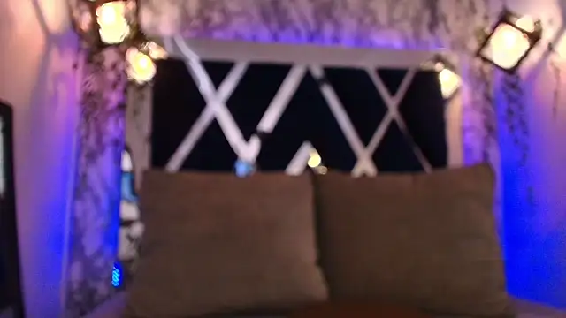 charlotte bluee online show from 01/14/26, 06:44