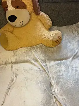 ZafiroKlein online show from 03/05/26, 08:16