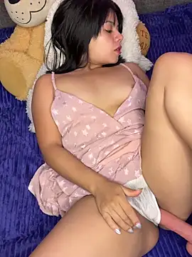 ZafiroKlein online show from 12/16/25, 07:51