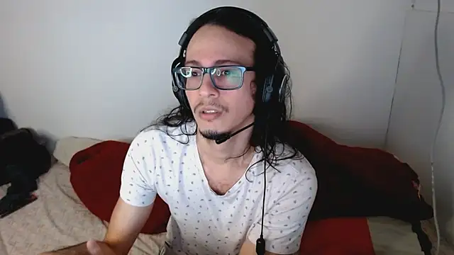 Snapshot of cholitohermoso chatting on 09/20/25, 02:44 cholitohermoso online show from 09/20/25, 02:44