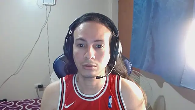 Snapshot of cholitohermoso chatting on 02/15/25, 07:49 cholitohermoso online show from 02/15/25, 07:49