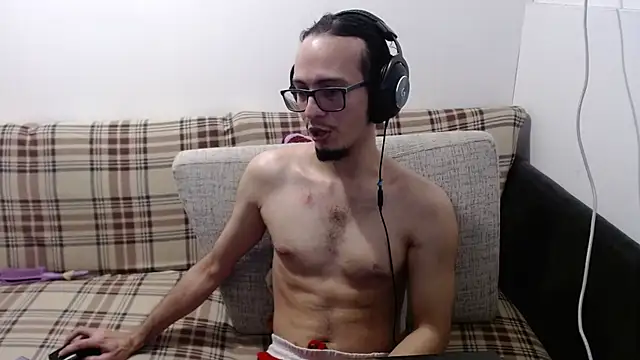 Snapshot of cholitohermoso chatting on 07/10/26, 03:34 cholitohermoso online show from 07/10/26, 03:34