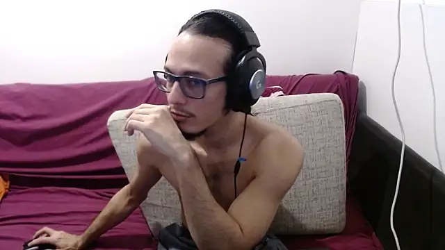 Snapshot of cholitohermoso chatting on 07/19/26, 03:09 cholitohermoso online show from 07/19/26, 03:09
