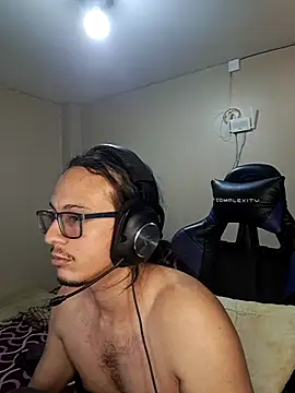 Snapshot of cholitohermoso chatting on 03/02/25, 10:02 cholitohermoso online show from 03/02/25, 10:02