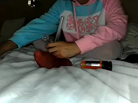 Snapshot of Iscariot19 chatting on 10/24/25, 12:15 Iscariot19 online show from 10/24/25, 12:15