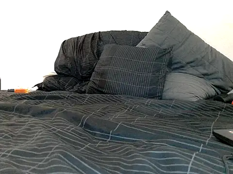 Snapshot of Iscariot19 chatting on 10/28/25, 09:30 Iscariot19 online show from 10/28/25, 09:30