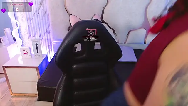 kristen tay online show from 12/23/25, 03:28