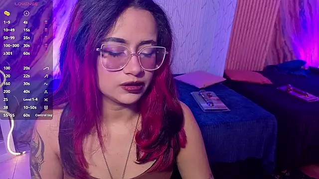 Snapshot of kristen_tay chatting on 05/19/26, 03:02 kristen tay online show from 05/19/26, 03:02