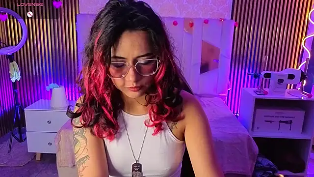 kristen tay online show from 04/10/26, 03:02