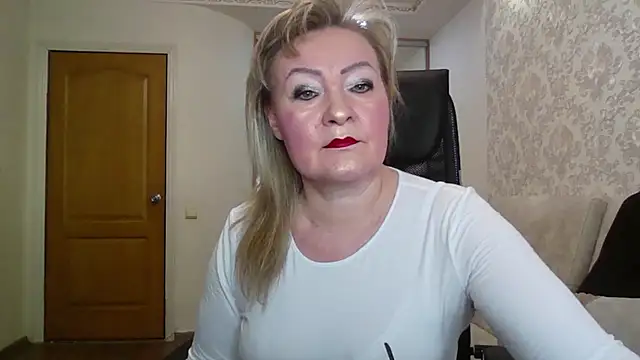 Victoria secrets  online show from 11/23/25, 06:45