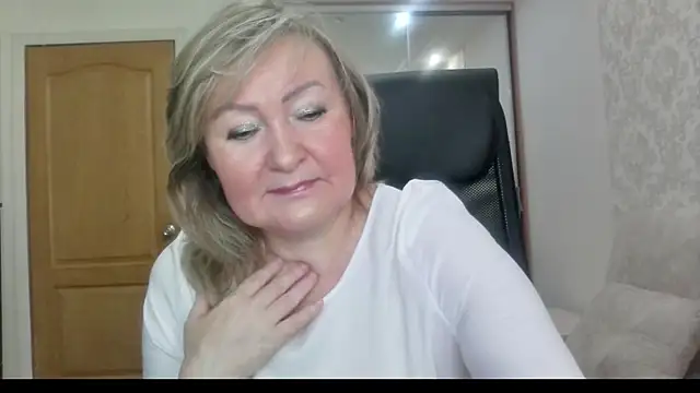 Snapshot of Victoria_secrets_ chatting on 07/27/26, 05:14 Victoria secrets online show from 07/27/26, 05:14
