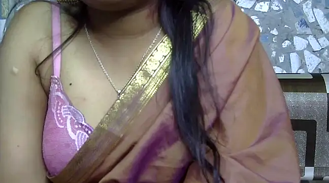 Snapshot of BROUNGIRLKAVYA chatting on 03/18/25, 10:28 BROUNGIRLKAVYA online show from 03/18/25, 10:28
