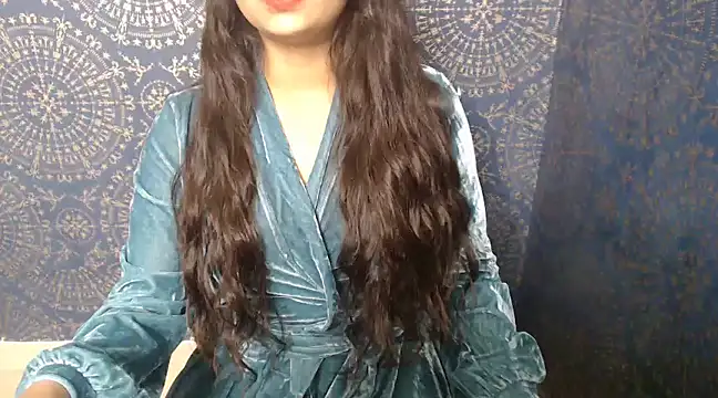 Snapshot of megancatluna chatting on 02/23/25, 06:49 megancatluna online show from 02/23/25, 06:49