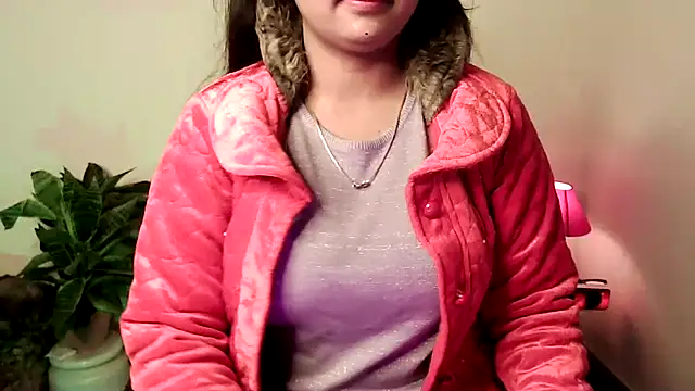 Snapshot of megancatluna chatting on 12/15/25, 04:29 megancatluna online show from 12/15/25, 04:29