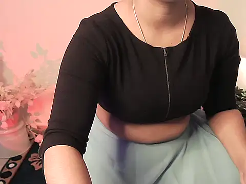 Snapshot of megancatluna chatting on 11/23/25, 04:33 megancatluna online show from 11/23/25, 04:33