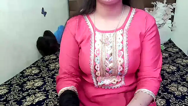 Snapshot of megancatluna chatting on 10/27/25, 05:19 megancatluna online show from 10/27/25, 05:19