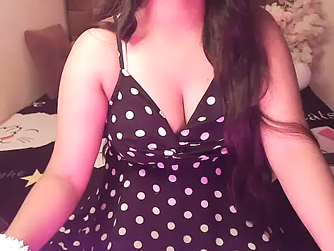 Snapshot of megancatluna chatting on 09/18/25, 07:00 megancatluna online show from 09/18/25, 07:00