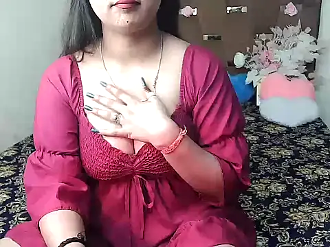 Snapshot of megancatluna chatting on 10/11/25, 04:57 megancatluna online show from 10/11/25, 04:57