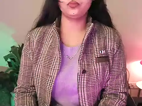 Snapshot of megancatluna chatting on 12/18/25, 05:23 megancatluna online show from 12/18/25, 05:23