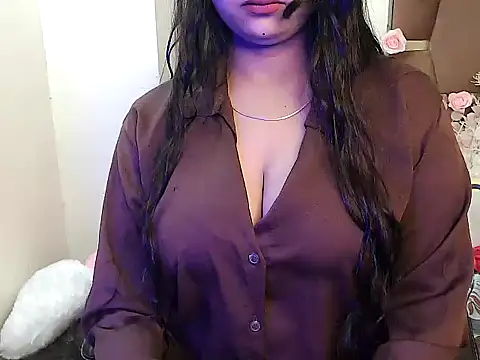 Snapshot of megancatluna chatting on 11/15/25, 04:49 megancatluna online show from 11/15/25, 04:49