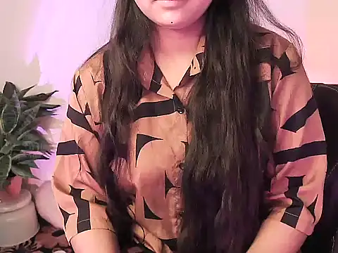 Snapshot of megancatluna chatting on 12/17/25, 05:01 megancatluna online show from 12/17/25, 05:01