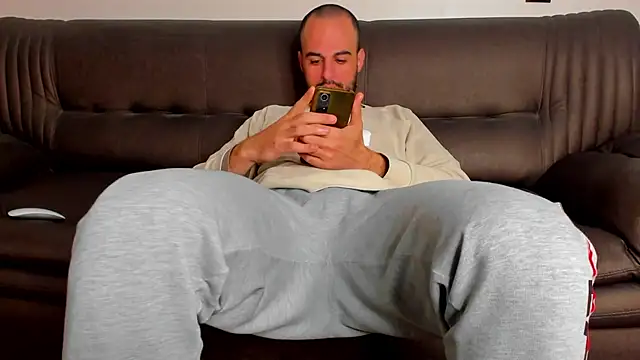 sexyhotmusclesforyou1 online show from 03/02/25, 12:14