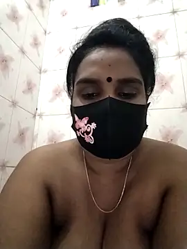 Snapshot of Mitila-3232 chatting on 10/04/25, 12:34 Mitila-3232 online show from 10/04/25, 12:34