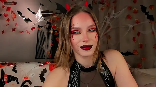 Snapshot of TaiteBayles chatting on 10/30/25, 01:37 TaiteBayles online show from 10/30/25, 01:37