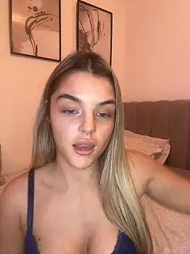 Chlo Brightly online show from 02/12/25, 08:40