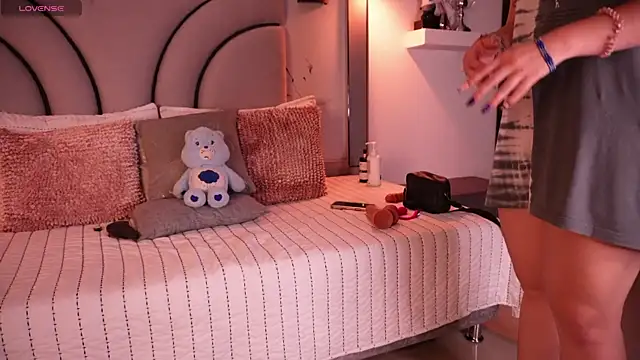 Julieta priv online show from 04/18/26, 03:36