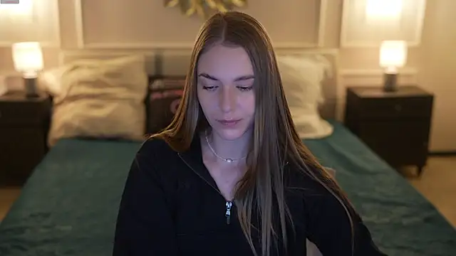 Layla Sweet  online show from 12/15/25, 05:19