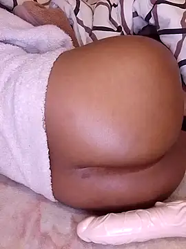 Snapshot of ChloeBab chatting on 11/18/25, 08:17 ChloeBab online show from 11/18/25, 08:17