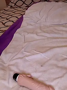 Snapshot of ChloeBab chatting on 11/25/25, 06:14 ChloeBab online show from 11/25/25, 06:14