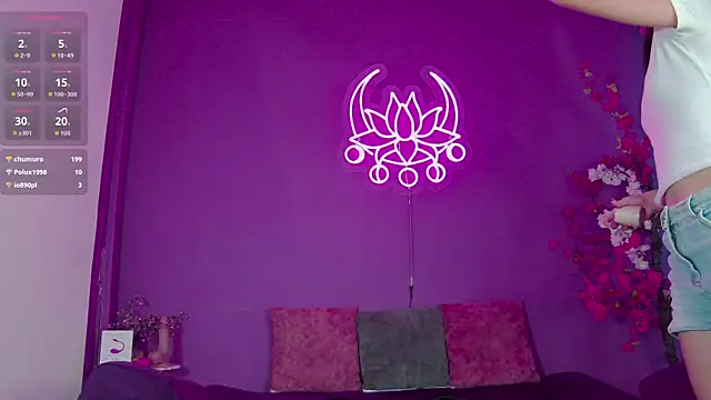 Arii moon online show from 10/02/25, 07:50