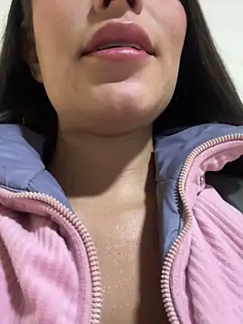 Snapshot of EMILY-07_ chatting on 03/13/25, 03:17 EMILY-07 online show from 03/13/25, 03:17