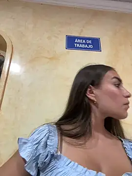 Snapshot of EMILY-07_ chatting on 02/27/25, 07:37 EMILY-07 online show from 02/27/25, 07:37