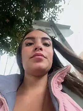 Snapshot of EMILY-07_ chatting on 03/13/25, 07:39 EMILY-07 online show from 03/13/25, 07:39