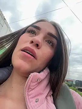 Snapshot of EMILY-07_ chatting on 03/04/25, 02:21 EMILY-07 online show from 03/04/25, 02:21