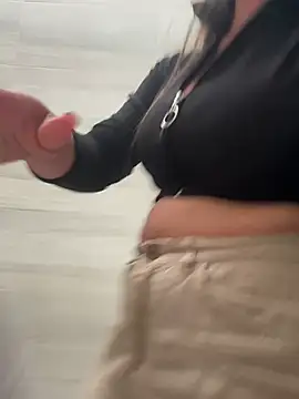 Snapshot of EMILY-07_ chatting on 03/20/25, 07:57 EMILY-07 online show from 03/20/25, 07:57