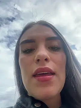 Snapshot of EMILY-07_ chatting on 03/20/25, 02:42 EMILY-07 online show from 03/20/25, 02:42