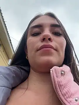 Snapshot of EMILY-07_ chatting on 03/04/25, 08:05 EMILY-07 online show from 03/04/25, 08:05