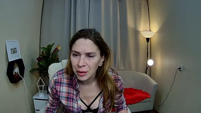 TessaDaybreak online show from 02/22/26, 07:44