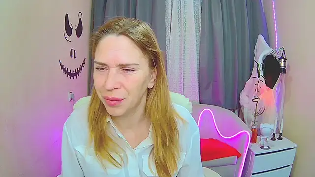 TessaDaybreak online show from 11/03/25, 07:24